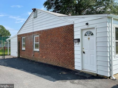 204 Sykes Rd, New Castle, DE 19720-1814