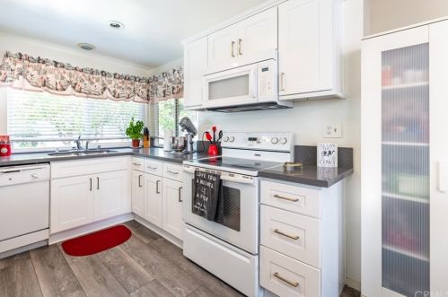 11801 La Serna Dr, Whittier CA  90604-3250 exterior