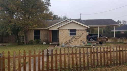 410 Elm St, Lancaster, TX 75146-2312