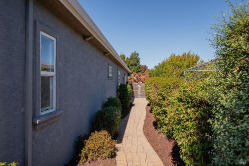 441 Kennwood Dr, Ukiah CA  95482-8767 exterior