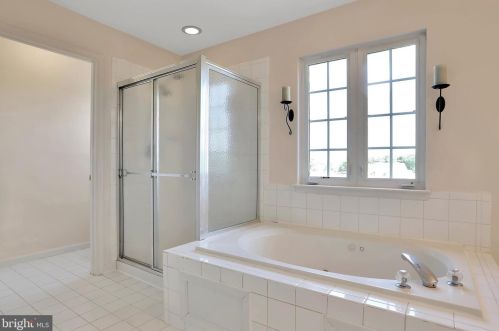 20 Cool Springs Ln, Charles Town WV  25414-4647 exterior