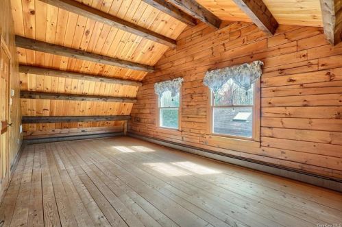 207 Osborne Hill Rd, Fishkill NY  12524-2529 exterior