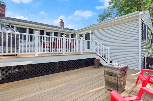 33 Windsor Rd, Huntington CT 06484-5022 exterior