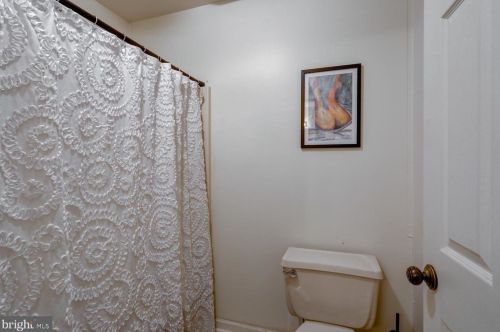 834 Ocean Ave, Lancaster PA  17603-5068 exterior