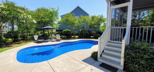 2979 Riverwood Dr, Mount Pleasant SC  29466-8165 exterior