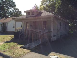 50 Durant St, Manchester, CT 06040-4002