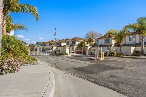 4712 Bryce Cir, Carlsbad CA  92008-4289 exterior