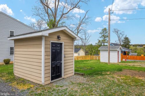 353 Banks Fort Rd, Strasburg VA  22657-2159 exterior