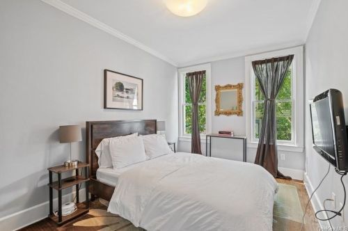 10 Bay View Ter, Newburgh NY  12550-6002 exterior