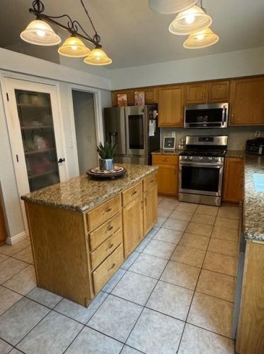 8666 Irish Moss Ct, Elk Grove CA  95624-4020 exterior