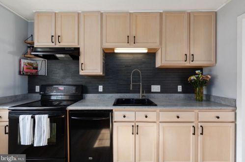 109 Davis Ave, Leesburg VA  20175-3442 exterior