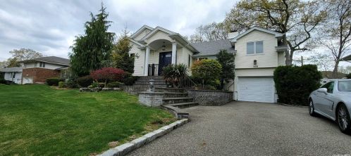 179 Birchwood Park Dr, Muttontown, NY 11753-2240