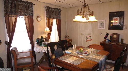 208 Chestnut Ave, Camden NJ  08109-2049 exterior