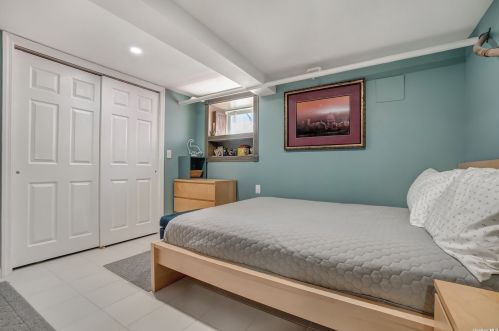 136-17 Bch Channel Dr, Far Rockaway NY  11694-2402 exterior