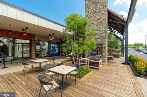 6614 Huntsman Blvd, Springfield VA 22152-2621 exterior