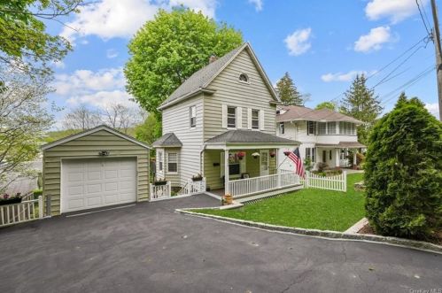 325 Commerce St, Hawthorne, NY 10532-1227