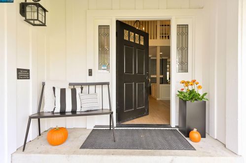 589 Zephyr Cir, Danville, CA 94526-5236