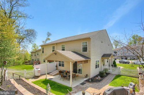 61 Crooked Dr, West Enola PA  17025-1522 exterior