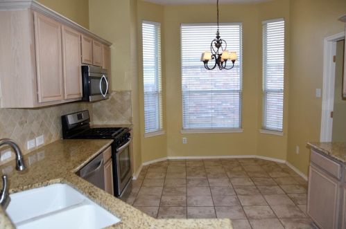 9804 Shelby Pl, Frisco TX 75035-5284 exterior