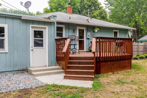 615 Washburne Ave, Paynesville MN  56362-1731 exterior