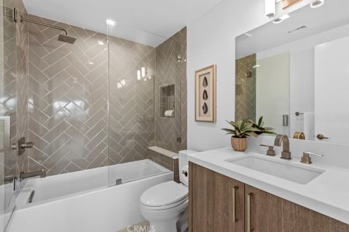 1423 15th St, Manhattan Beach CA  90266-4070 exterior
