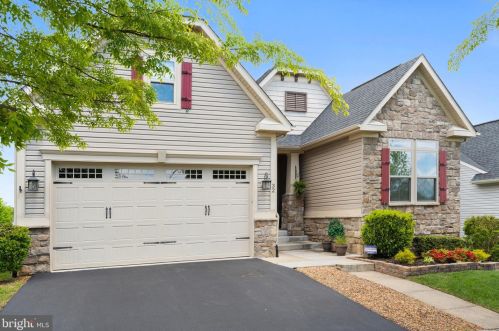 32 Black Forest Ln, Lovettsville VA  20180-8506 exterior