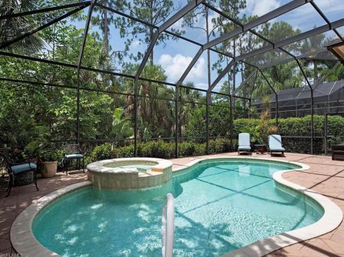 18081 Lagos Way, Naples FL 34110-2765 exterior