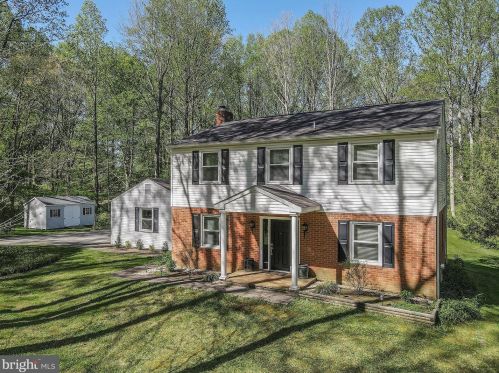 13 Walnut Valley Rd, Chadds Ford, PA 19317-9434