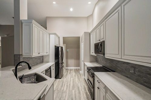 439 Palm Crest Ln, Lake Mary, FL 32746-7105