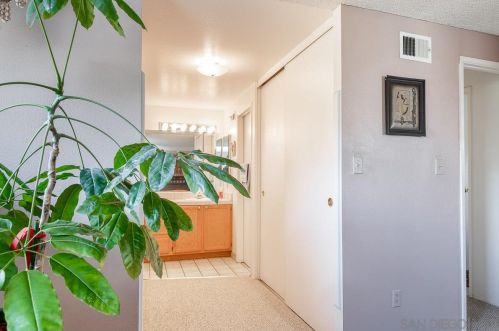 7043 Bobhird Dr, San Diego CA 92119-1403 exterior