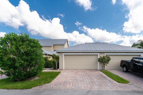 10521 Academic Way, Port Saint Lucie FL  34987-2131 exterior