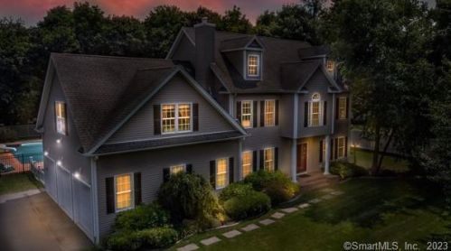 9 Wojtasik Dr, Wallingford, CT 06492-3274