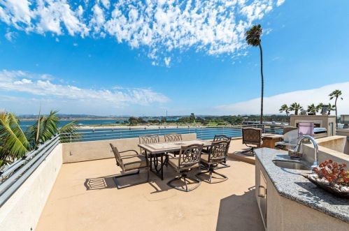 3328 Crown Pt Dr, San Diego CA 92109-6711 exterior