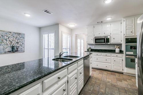 430 Country Side Ln, Richardson TX  75081-5530 exterior