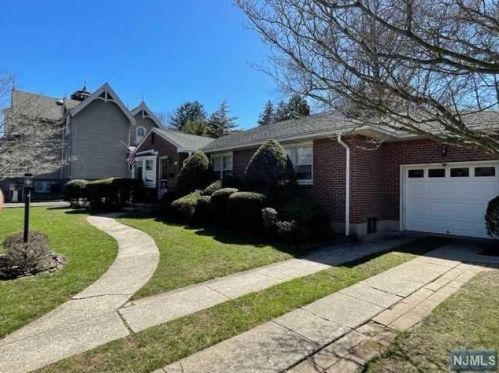 244 Durie Ave, Closter, NJ 07624-1708