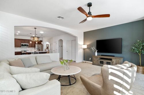 28305 44th Way, Cave Creek AZ  85331-3641 exterior