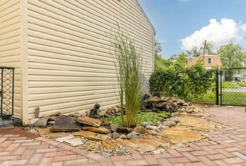 3281 Voeller Ave, Darbydale OH  43123-3123 exterior