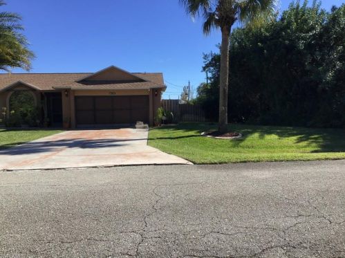 618 8th Ave, Lehigh Acres, FL 33972-4036