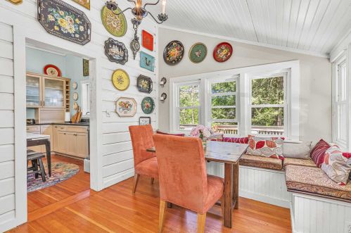 21 Chestnut St, Rhinebeck NY  12572-1516 exterior