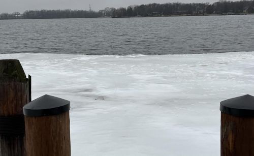 1462 Lakeshore Dr, Menasha WI  54952-1326 exterior