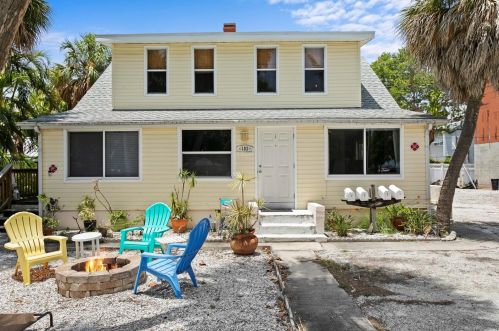 103 10th Ave, Saint Petersburg, FL 33701-1817