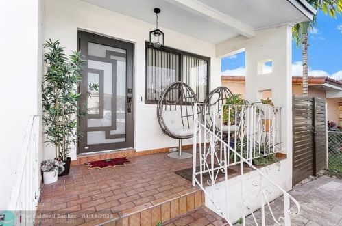 754 44th St, Hialeah FL  33013-1918 exterior