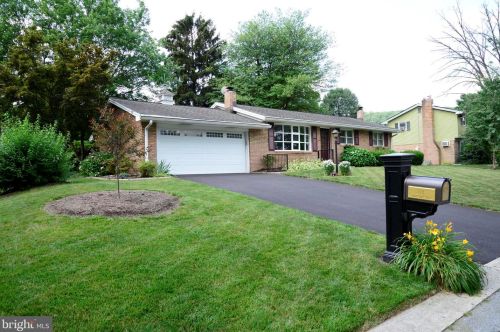 114 Brookside Ave, Swatara, PA 17033-1801