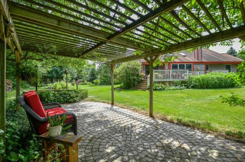 25520 Deer Rdg Trl, Waterford WI  53185-4854 exterior