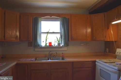 8081 Highland St, Port Norris, NJ 08349-3714