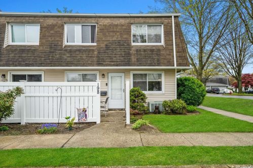 198 Storm Dr, Holtsville, NY 11742-1920