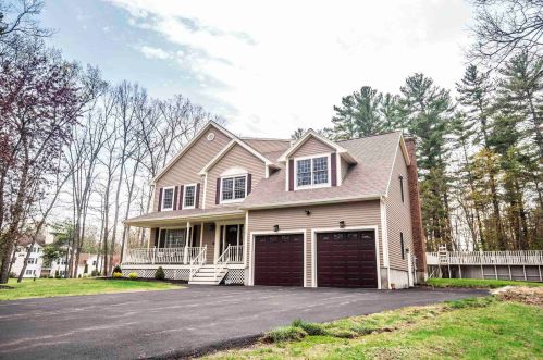 105 Pelham Rd, Salem, NH 03079-2828