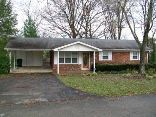 700 Washington St, Bonnieville, KY 42765-8973