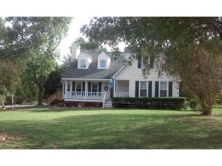 3704 Old Country Ln, Raleigh, NC 27616-9745