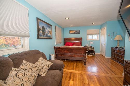 28 Hammond Rd, Elwood NY  11731-4810 exterior